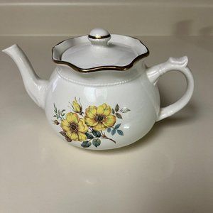 Tea Pot by Arthur Woods